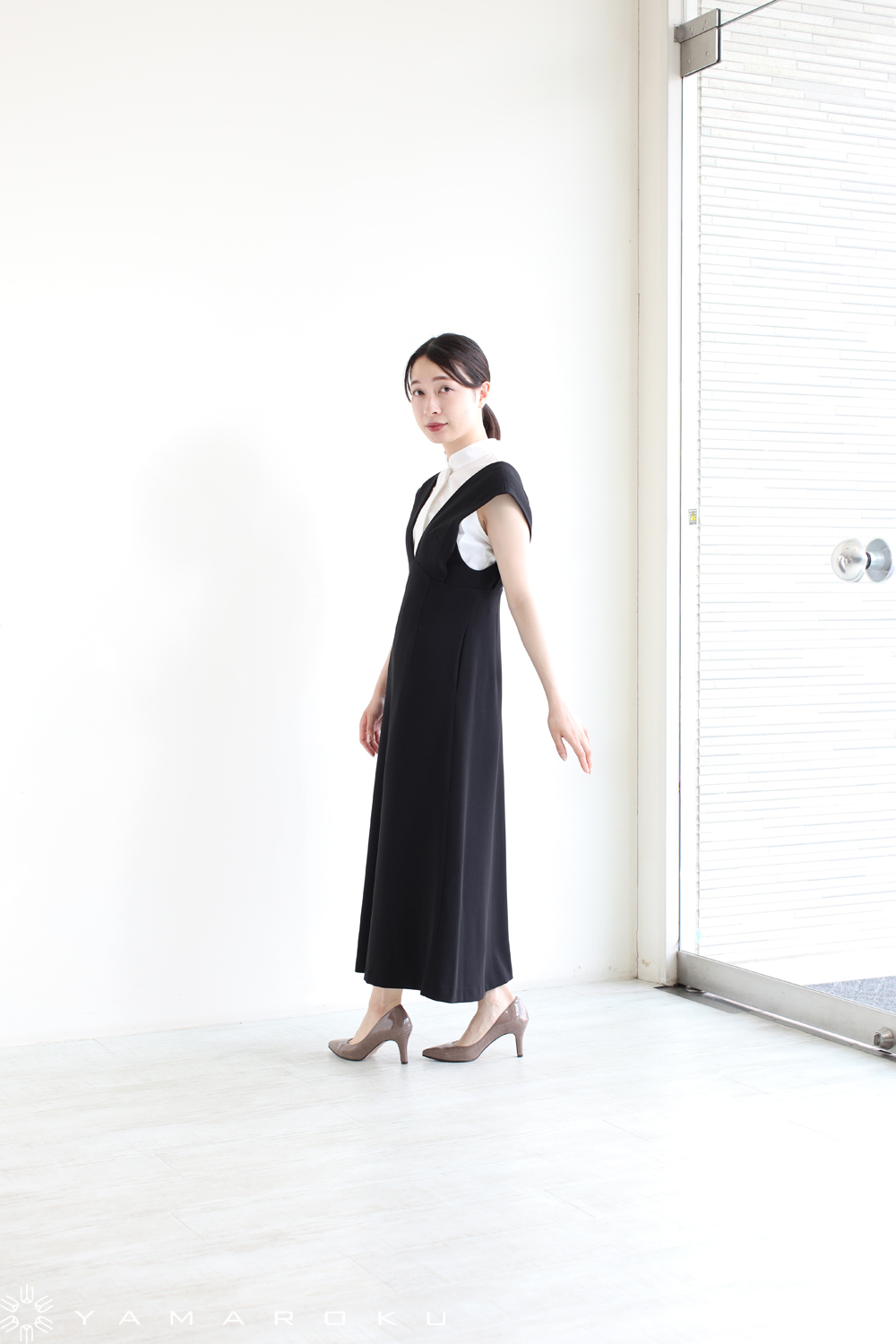 Mame Kurogouchi /V Neck Sleeveless Dress