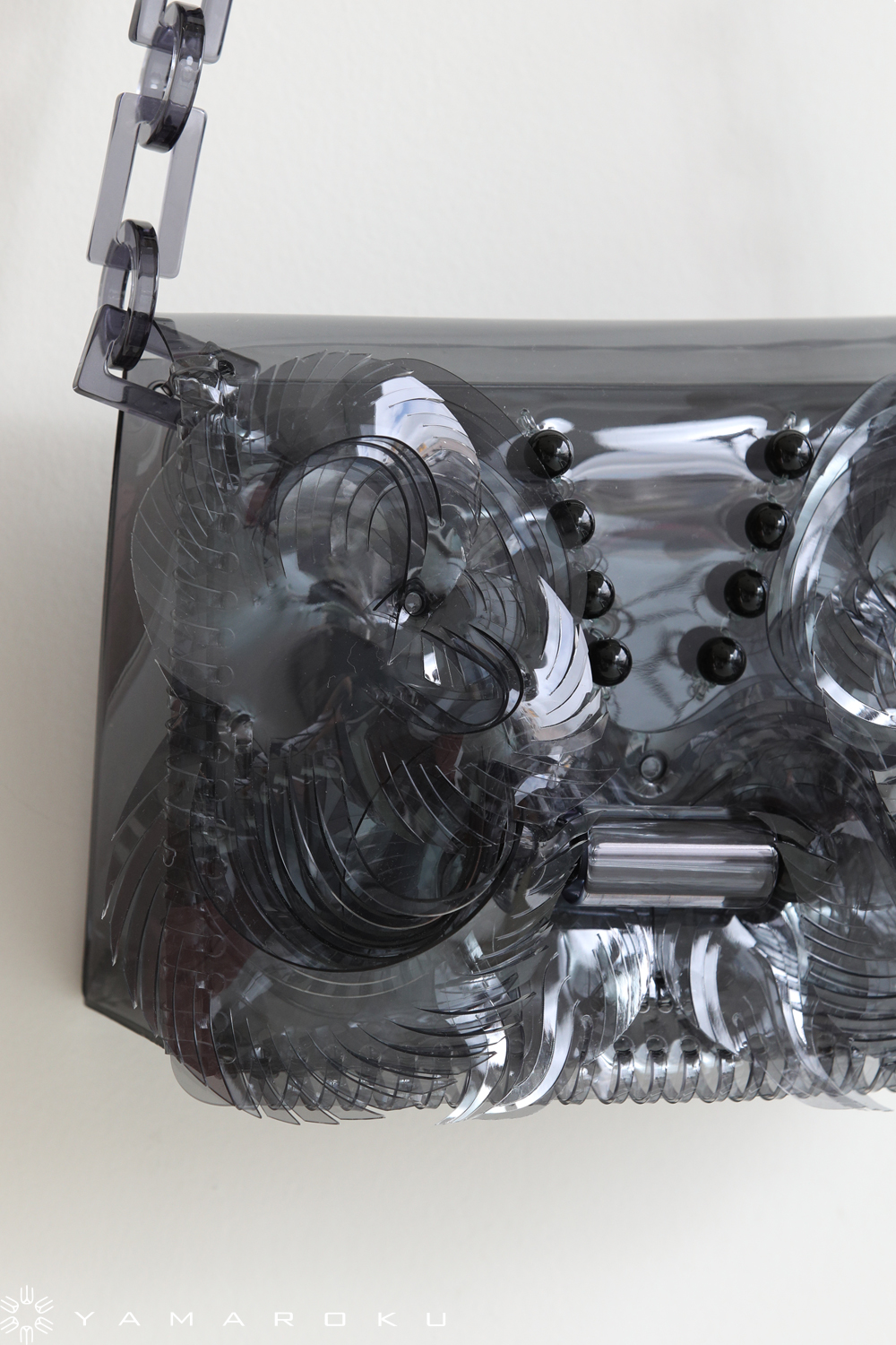 Mame Kurogouchi(マメ) Transparent Sculptural Mini Chain Bag Mame Kurogouchi(マメ) Transparent Sculptural Mini Chain Bag