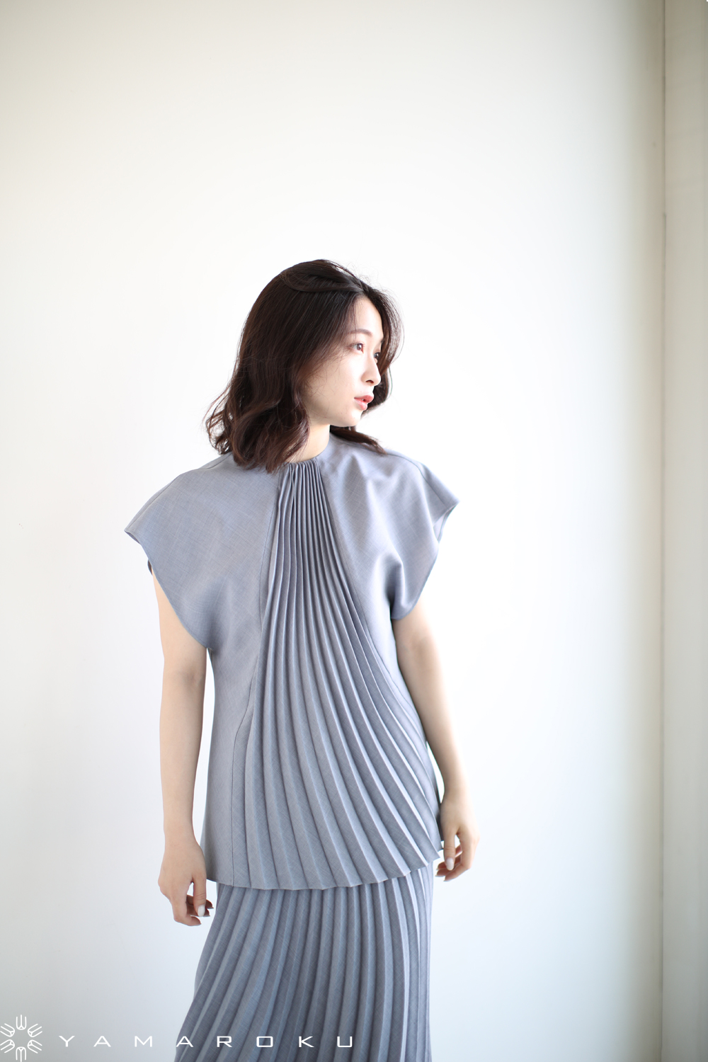 トップス Mame Kurogouchi Curved Pleated Top Mame Kurogouchi】 Curved Pleated Shirt / Curved Pleated