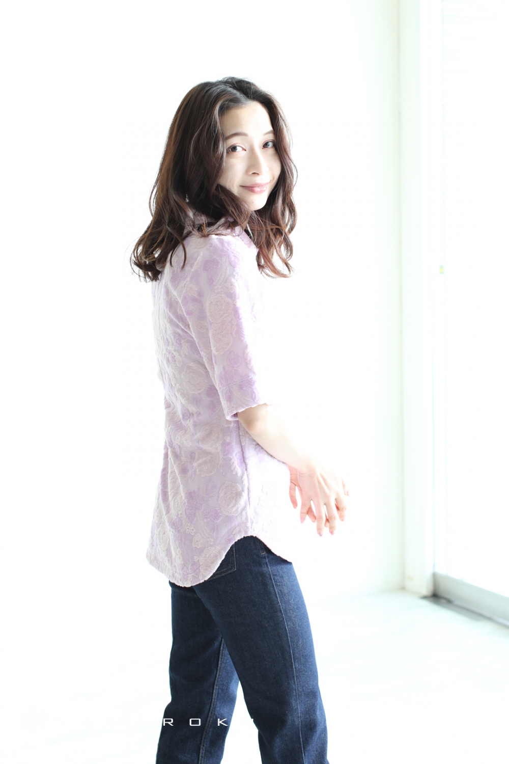マメクロゴウチ　22年　花柄Velour Jacquard Polo Shirt Mame Kurogouchi(マメ) Flowered Velour Jacquard Polo Shirt BROWN