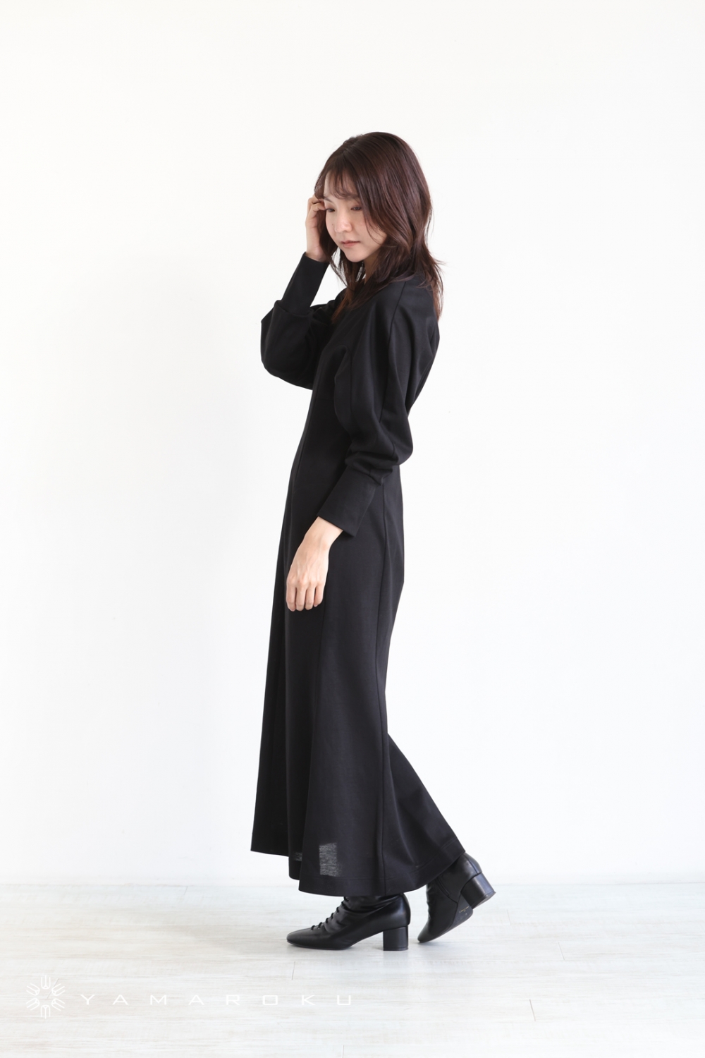 Mame Kurogouchi(マメ) V-Neck Classic Cotton Dress！！ | YAMAROKU