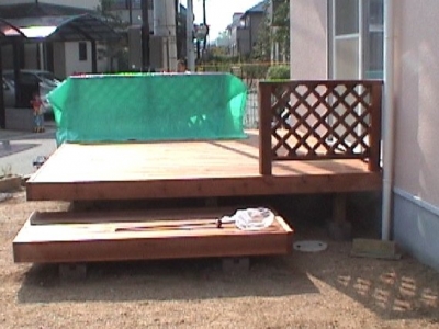 ウッドデッキ 広告に うそ・いつわりなしといった感じ