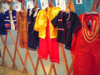 20050731 湘南台文化センター アジアの衣装(コスプレ)