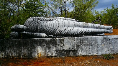 20070501 ハニベ岩窟院 涅槃像