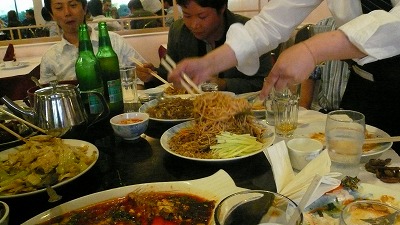 20080512 LittleSichuan テーブル