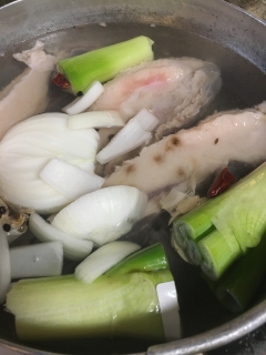 熊肉を煮た