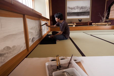 繁久寺襖絵 制作風景