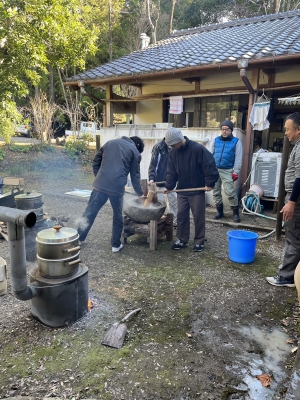 餅つき３