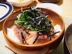 鰤漬け丼