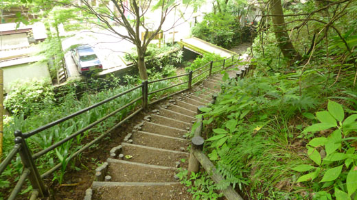 ケーブルカー乗り場が見えてきた
