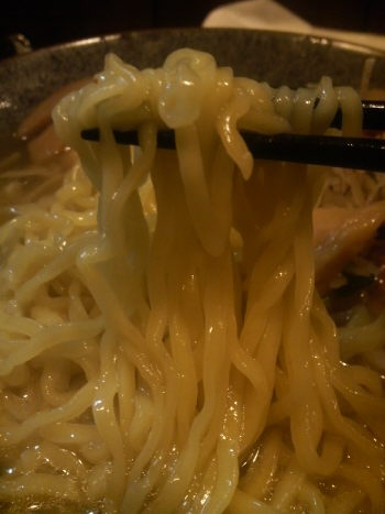 麺家 Dragon kitchen の麺