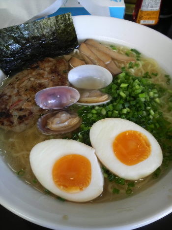 かいぶつ 塩ラーメン 味玉入り
