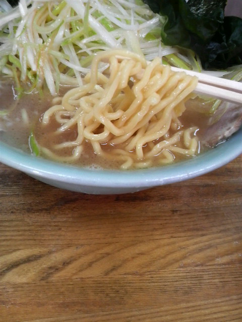 ラーメンビック 麺