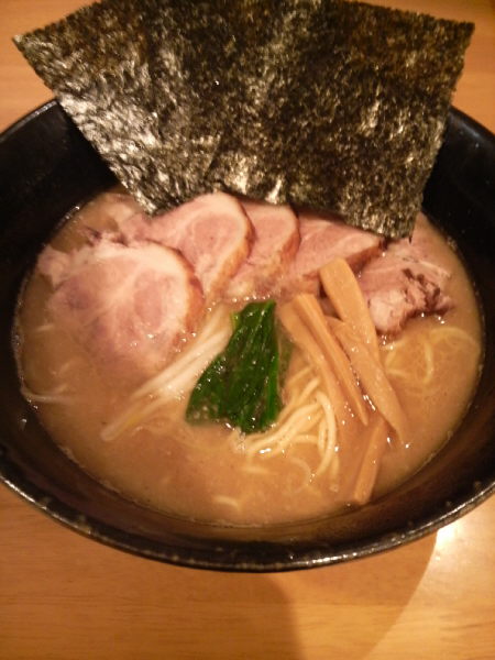 座間 万年青のチャーシューメン