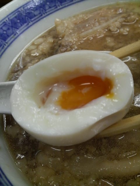 ラーメン二郎 新小金井街道店 煮卵もあります。