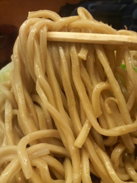 ラーメン二郎 立川店の麺
