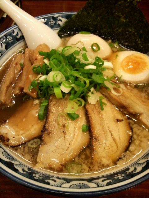 麺屋いつき 炙り焼豚ラーメン味玉