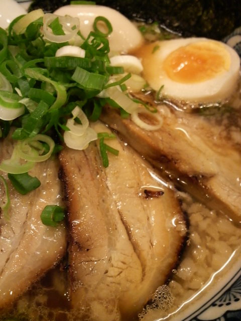 麺屋いつき 炙り焼豚ラーメン味玉