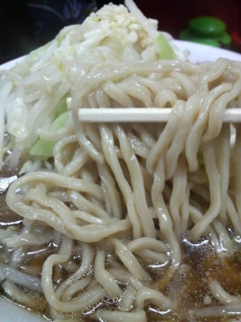 ラーメン二郎 京急川崎店の麺