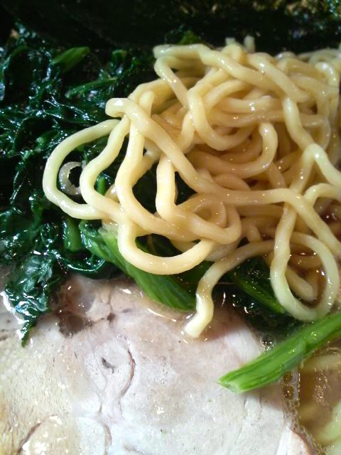 東名家海老名南店の麺