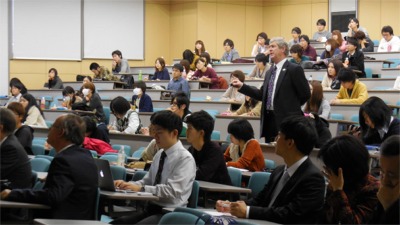 第59回平和講座を開催しました。(2012年11月16日)