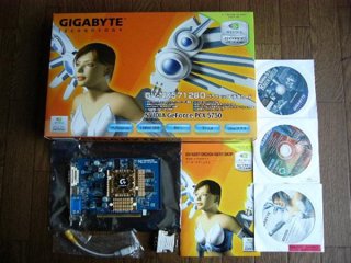 箱とビデオカード