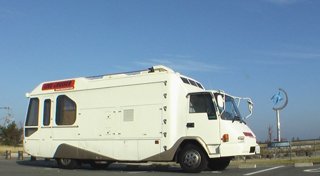 中継車10月のイメージショット1