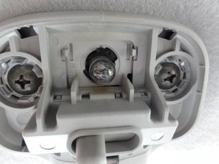 スクラム室内灯電球装着