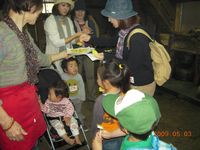 子供を連れて