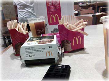 オーランド空港・マクドナルド