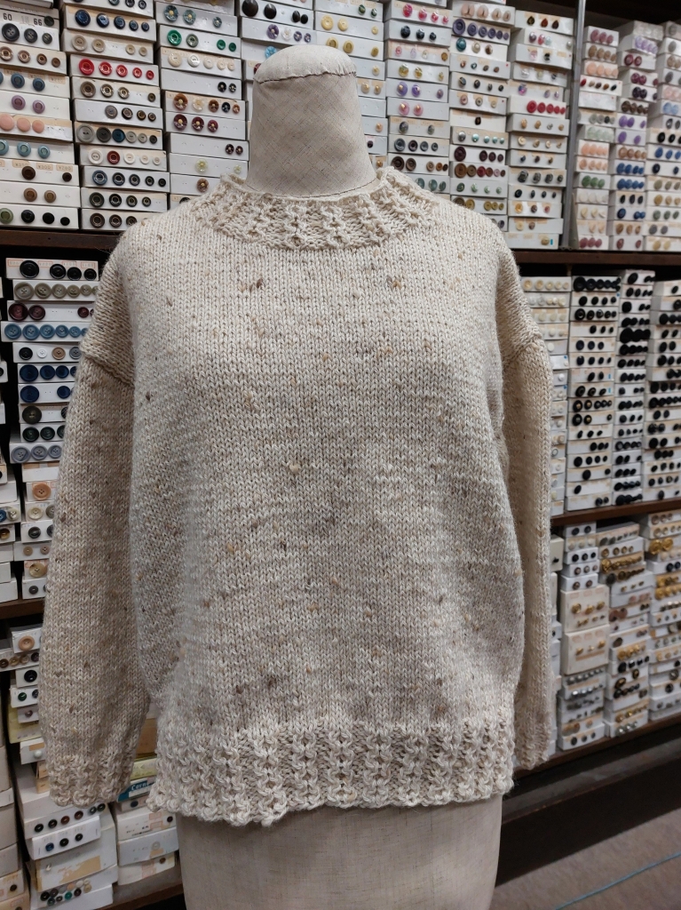 毛糸だま 2008年秋号　ニット　棒針編み　かぎ針あみ　アラン　手芸　モチーフ セーターが編みあがりました。♯あみものクローゼット♯ハマナカ