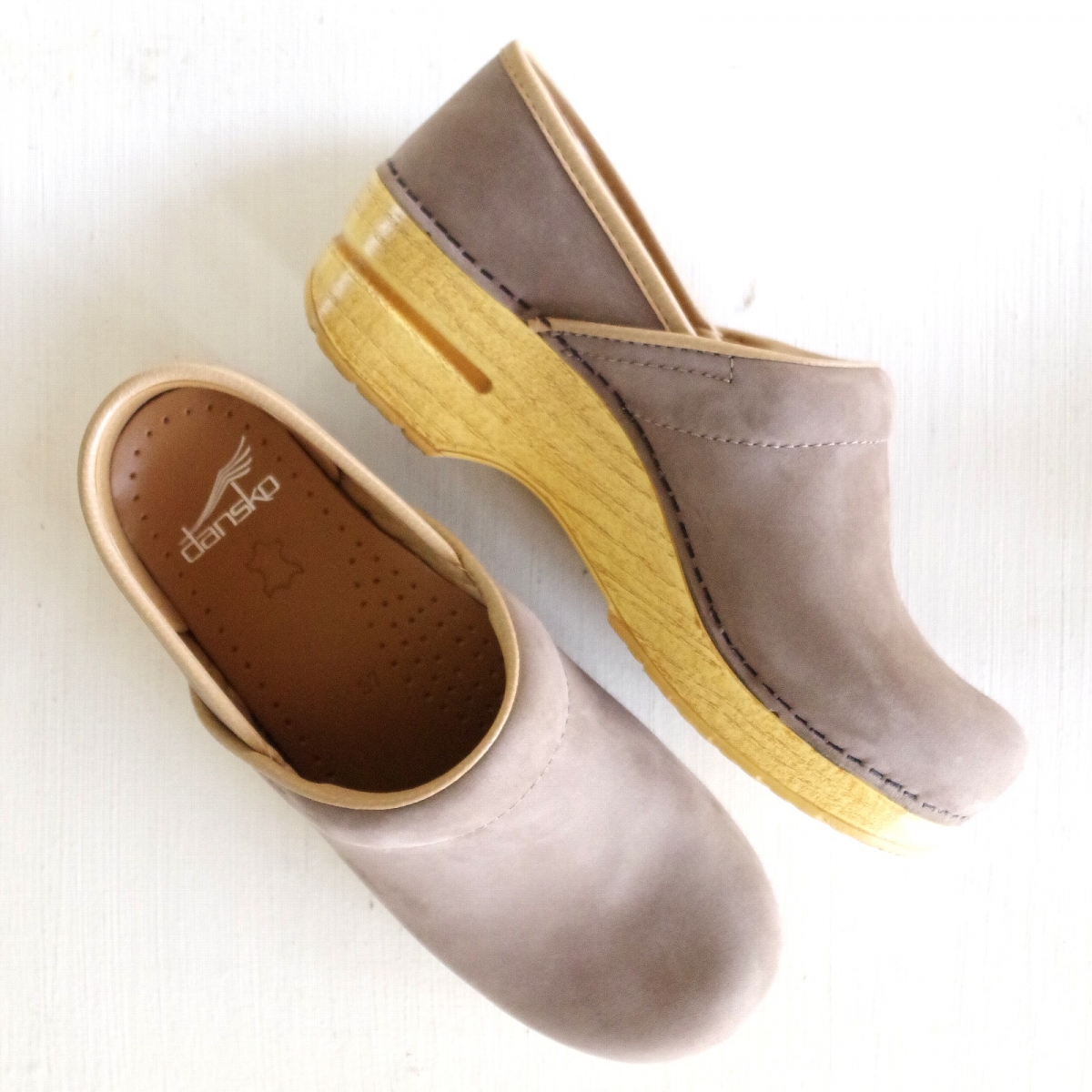 Professional Taupe Nubuck / Natural Sole