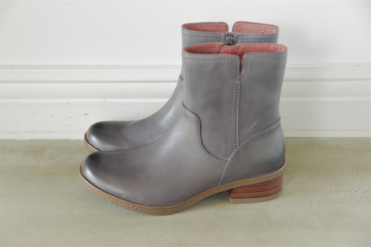 Bethanie Grey Waterproof Burnish 30