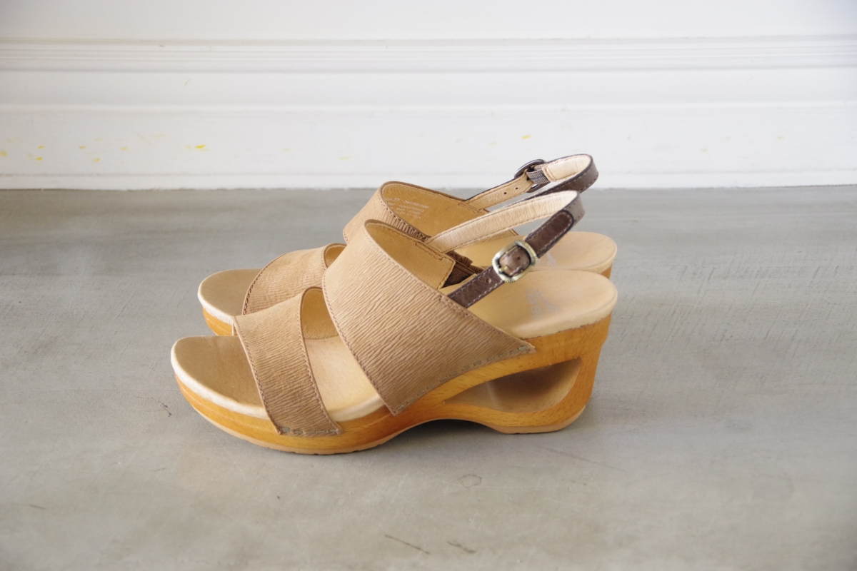 Tamia Honey Textured Nubuck.JPG