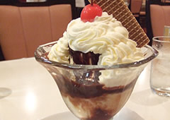 チョコレートパフェ