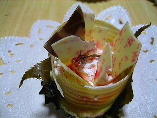 ホワイトチョコのケーキ