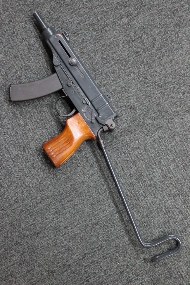 Vz.61 スコーピオン 短機関銃 (#Z9909) | Detailed Photos