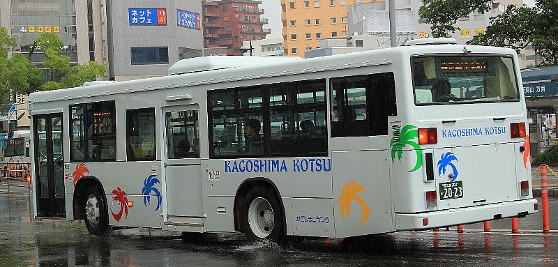 zaa-320♪すぐに役立つ 建設現場事務必携 単行本 1987/5/10 鹿島