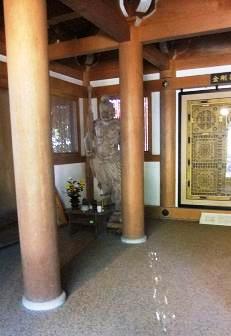 弥山本堂の仁王様