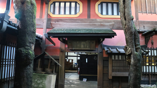 門