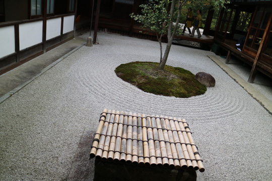 〇△□の庭