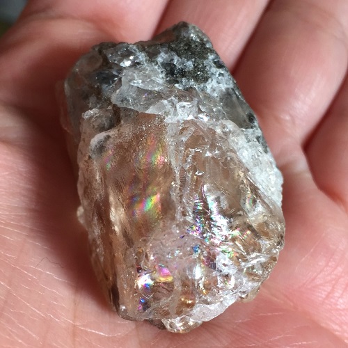 フェナカイト　マルシェボ産ピーチカラー アクリル台座付き フェナカイト マルシェボ産ピーチカラー アクリル台座付き