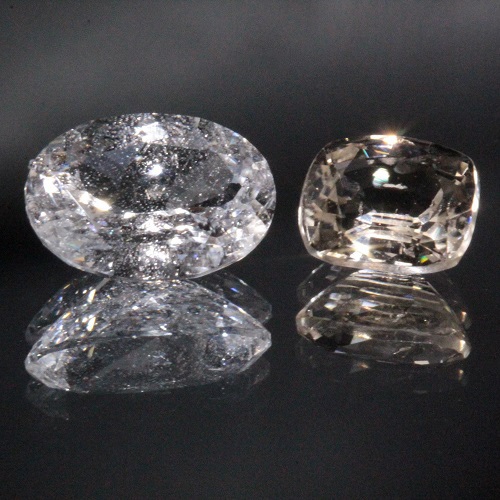 虹のピーチフェナカイト原石ロシア・マリシェボ産おそらく双晶約15.3g