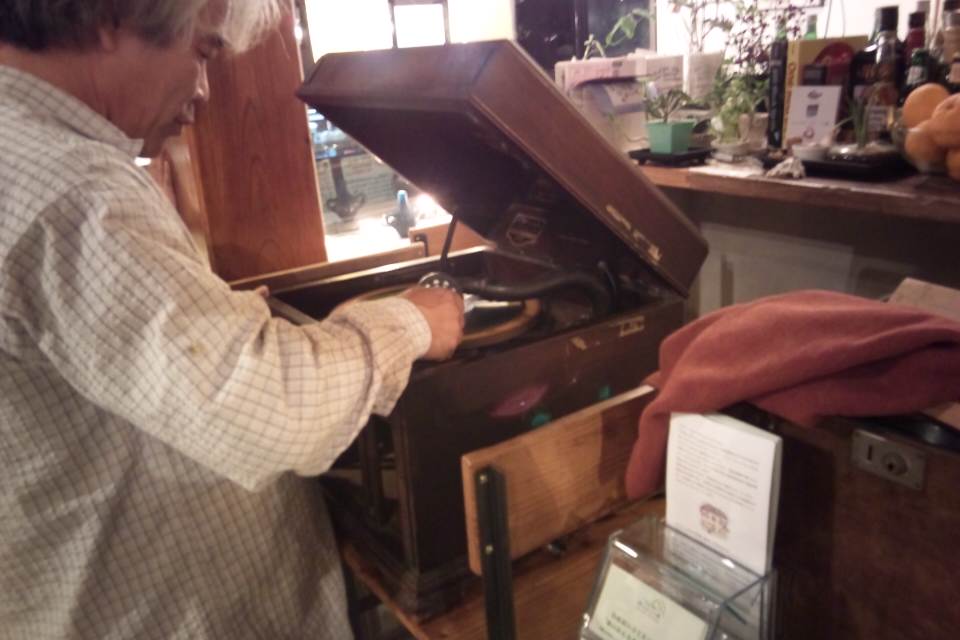 シモンさんの蓄音器演奏会