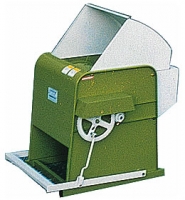 足踏み脱穀機