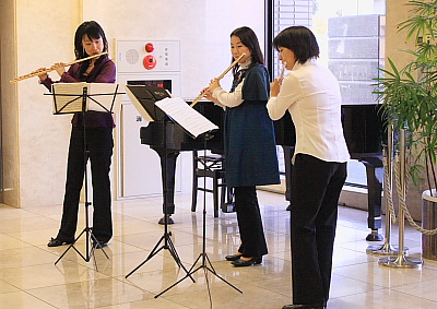 息の合った三姉妹の演奏