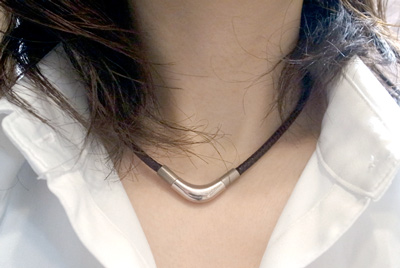 phiten RAKUWAネック X100 チョッパーモデル ブラウン40㎝ 羽生選手