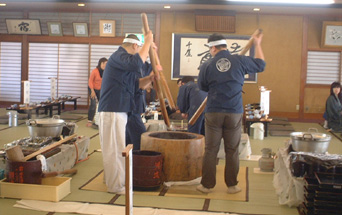 滝波 もちつき