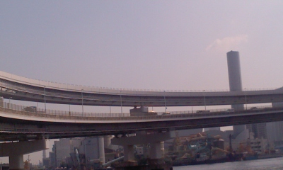 橋の手前