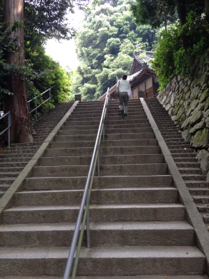 第64番札所 石山 金色院 前神寺